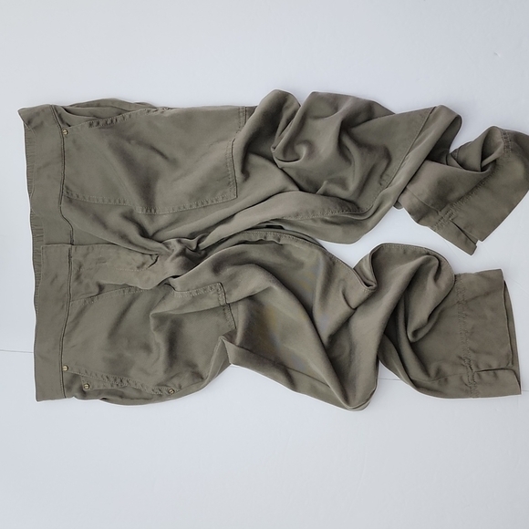 ⭐️3/ $30⭐️ Jones New York Army Green Soft Cotton Lightweight Cargo Pants Sz 8 - Picture 9 of 15